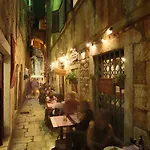 Luxury Bajamonti Konukevi