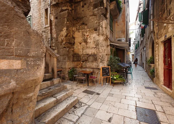 בית הארחה Luxury Bajamonti 4*